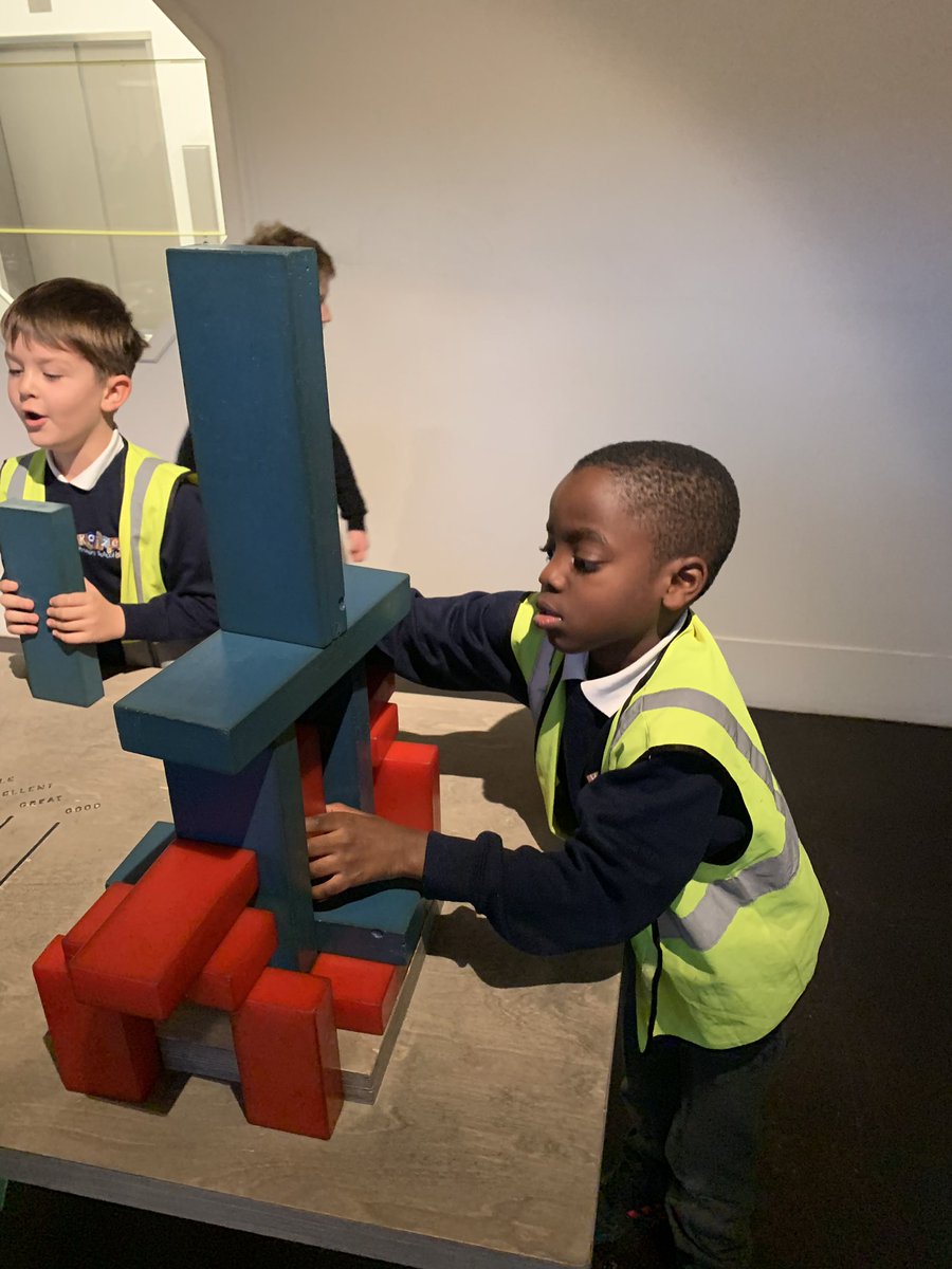 KaizenPrimary's tweet photo. Year 4 had an amazing day at the @sciencemuseum #wonderlab this afternoon. Indoor lightning, a walk through space and testing forces on the slides. #wearescientists #ekotrust #educationalvisits https://t.co/j6g8o1NlCi