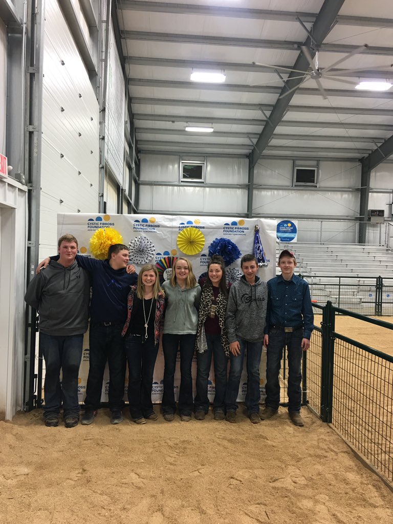 InItToEndItPig1's tweet photo. Happy Thanksgiving from our crew! We are always thankful for all the friends who support us in our journey to find a cure for CF. #teamddm #curecf https://t.co/rjaAWRF0m9