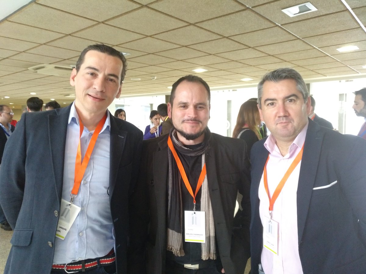 CarlosGRP's tweet image. Hoy estuve con algunos compis de @aextic en el #ForoInnovaExtremadura2018, e intentando dar a conocer nuestro proyecto @bersconsulteam a las empresas e industrias extremeñas, además de buscar colaboraciones para implantación de soluciones especializadas de #industria40