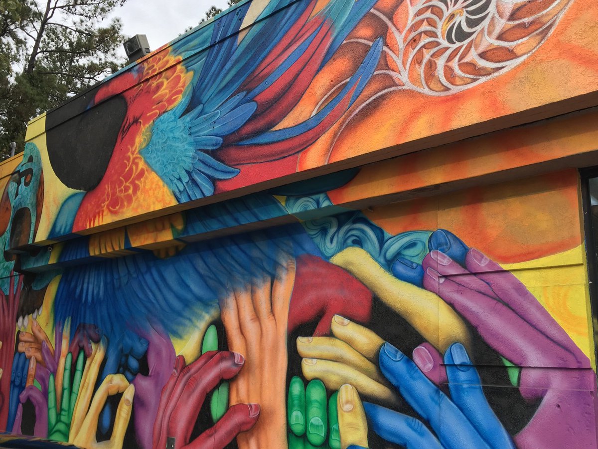emilybaselt's tweet photo. In place of a Thanksgiving feast, we’re doing #BuHiShuffle FULL DECK. Starting off with murals by #ChipThomas, #RobertoHernandez, #YoyoFerro and the remains of #YehimiCabron https://t.co/QS6MRgnzsz