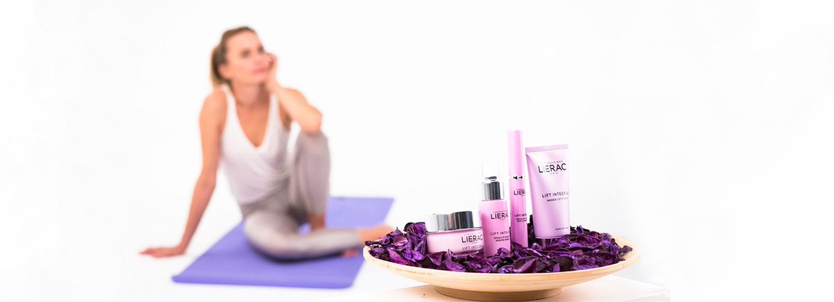 LIERAC_ESP's tweet photo. Con el tiempo, la actividad celular se ralentiza mermando la producción de colágeno y elastina, y aumentando las arrugas y la flacidez de la piel del rostro. Hazle frente con #LiftIntegral, la gama #antiedad de #Lierac con efecto lifting #MiPoderLierac https://t.co/LCLcmXWQ4B https://t.co/SX4R3p95Ah
