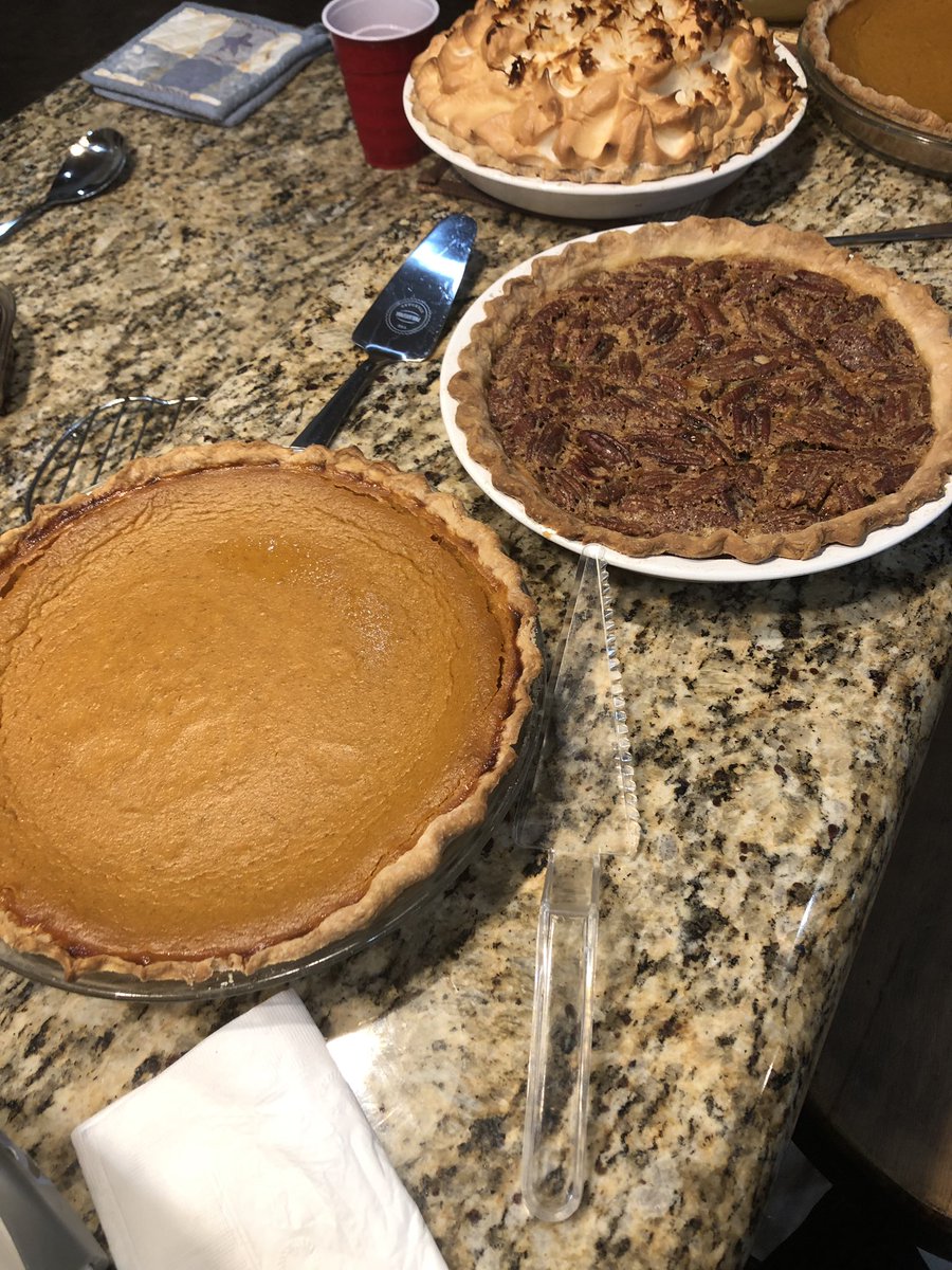 ColtonEdwards94's tweet photo. #HappyThankgiving hope everyone has a great day and #pie https://t.co/fXWBFzX5Jj