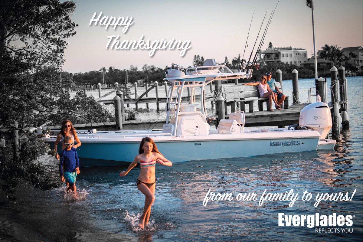 EvergladesBoats's tweet photo. Wishing everyone a wonderful holiday!
#EvergladesBoats #ReflectsYou #243cc β¨@YamahaOutboards @boatsdotcom @boatingmagazine @discoverboating https://t.co/SPi0dIbBuW