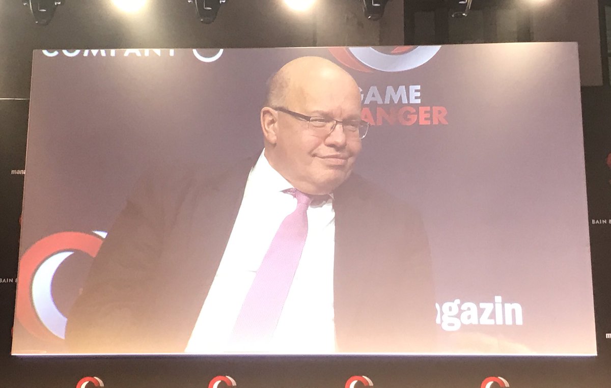 phalvares's tweet photo. Peter Altmaier hat sein Büro angewiesen, Telefonate mit ausländischen Ministern nicht mehr auf Autofahrten in Deutschland zu legen. Weil es ihm peinlich ist, dass die Verbindung so oft abbricht (!!) #neuland #5G #GameChanger @manager_magazin https://t.co/AJFFSodieu