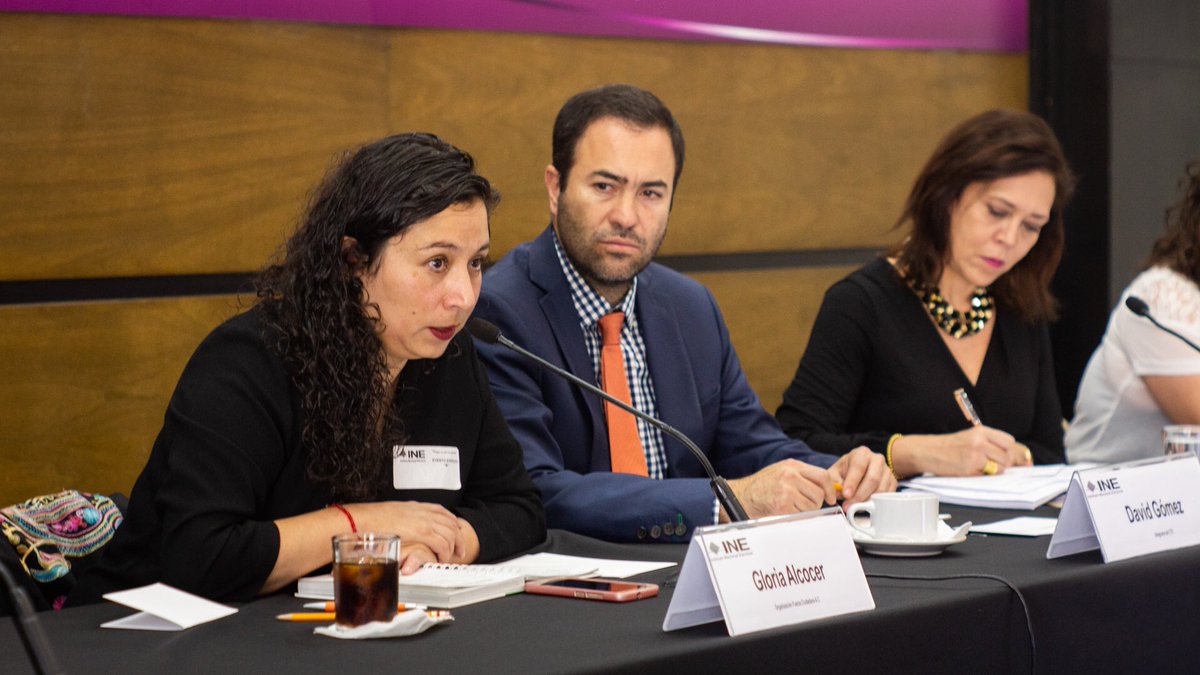 FAOEmx's tweet photo. Miembros de las OSC del #FAOE2018 presentan en 4 mesas temáticas los hallazgos y recomendaciones de sus proyectos de observación electoral #SociedadCivilObserva https://t.co/xzl1OyXjRD