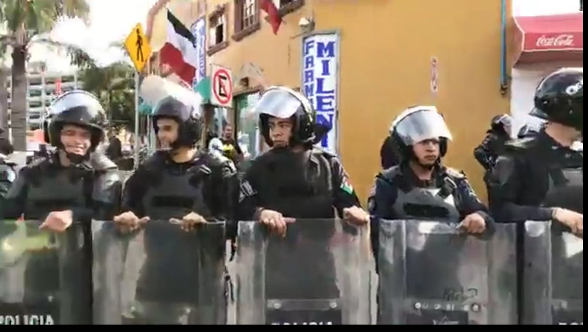 More caravan illegal alien violence, riot with police in Mexico