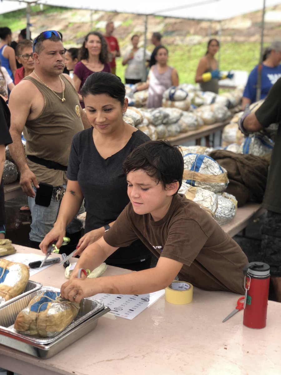 hiarchyllp's tweet image. @hiarchyllp volunteering on Thanksgiving 399 birds this year in a single imu #sustAINAbleoven #keyproject #volunteer #hiarchy