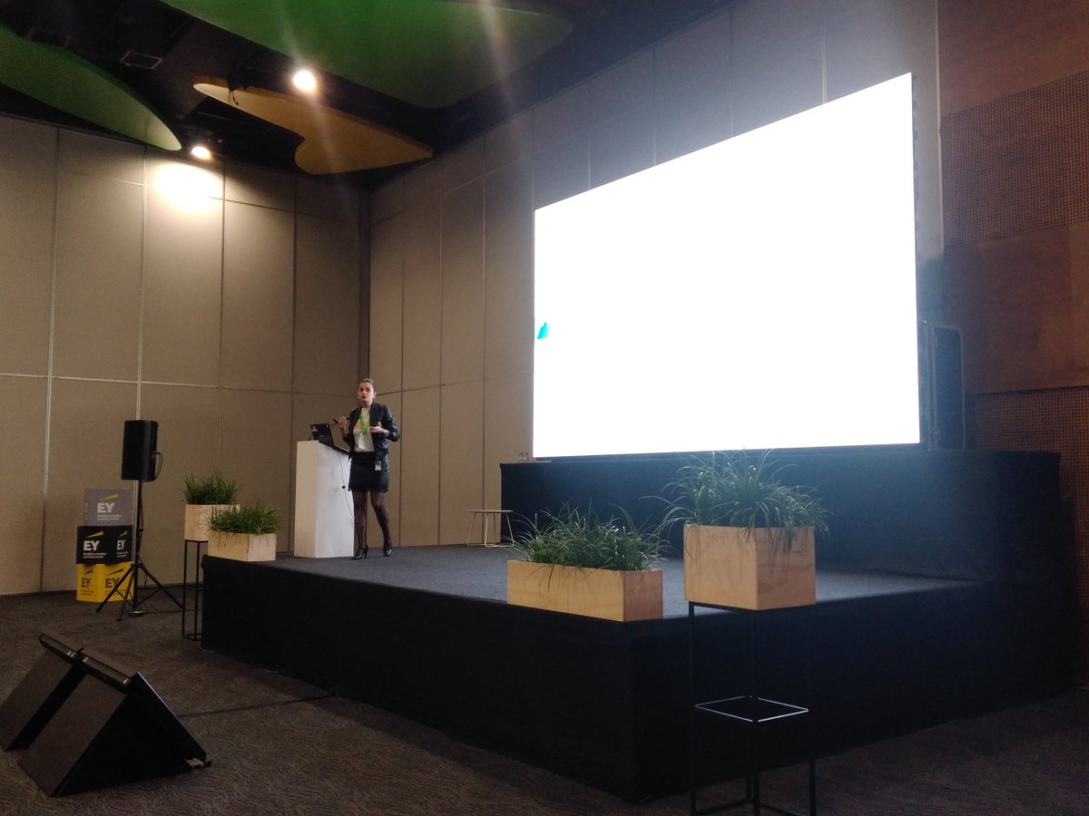 "Debemos generar estrategias en tecnología, insumos y conocimiento conjuntas que sean efectivas para Medellín" Yessica Gutiérrez López -Profesional I+D <a href="/Ruta_N/">Ruta N</a>
#MedellinHealthCity