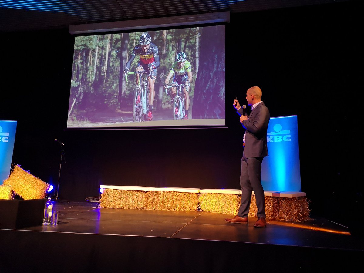InnoSteunpunt's tweet photo. "Samen, in groep, kan je veel meer bereiken." Ook in Oostmalle deelt @sven_nys zijn passie voor het veld. #innovatie #landbouw #IC2018 https://t.co/HOVqUJ269n