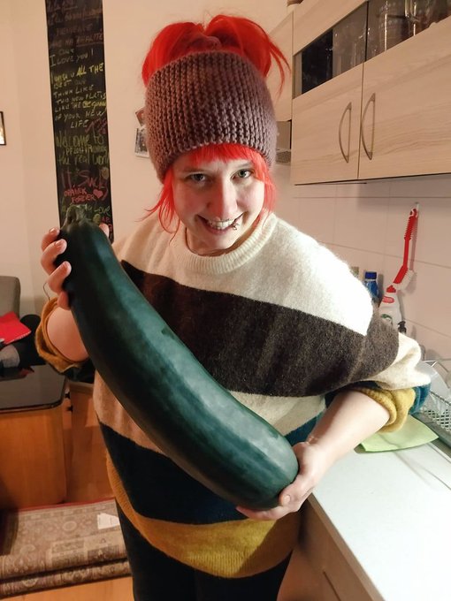 As a vegetarian I am amazed by this zucchini.. And as a performer ... You know ;) https://t.co/iFZXG<a href="/tag/mugmugmug"class="tags"><span>#mugmugmug</span></a>