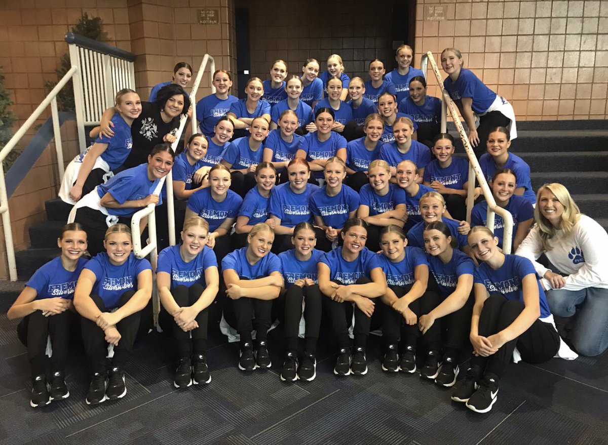 fhssilverline1's tweet photo. Happy Thanksgiving from your silver sisters!! We’re grateful for all of your support💙 https://t.co/NDJimyaM7p