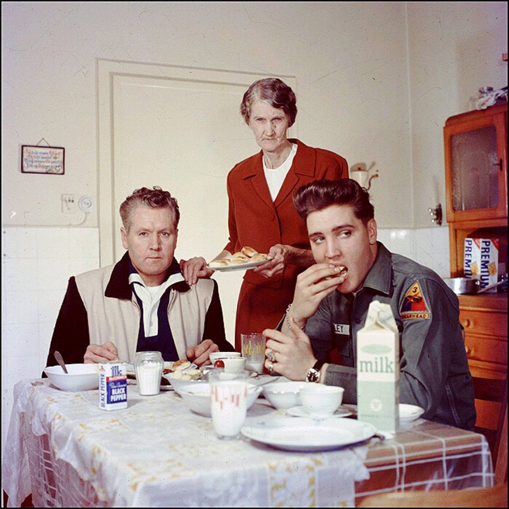 #HappyThanksgiving #Elvis fans! From all of us at #ChristmasWithTheKing!