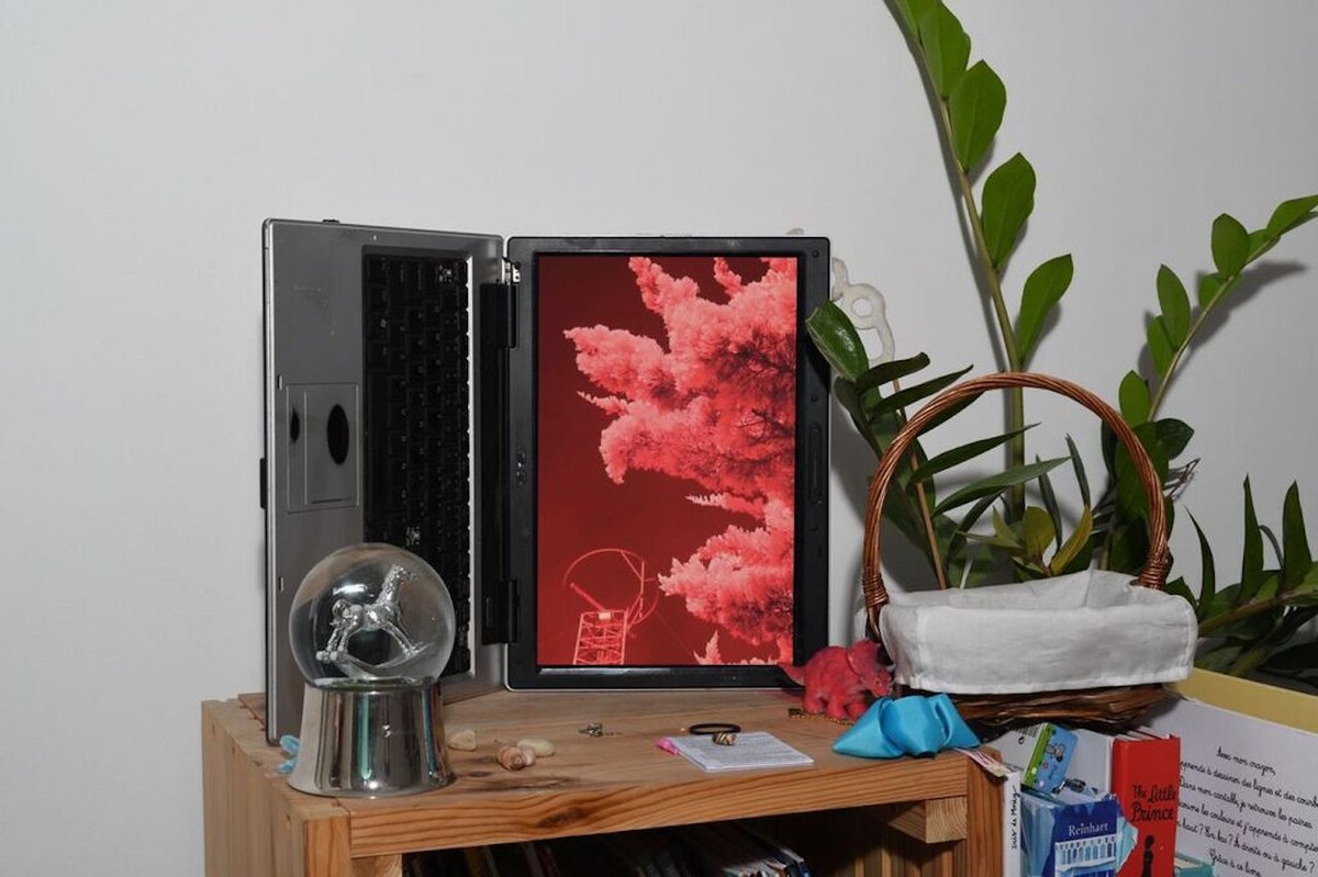 Artangel's tweet photo. 'Evan Roth is increasingly interested in exploring the physical infrastructure of the internet. His latest project brings his research into your bedroom.' #EvanRoth #RedLines https://t.co/eZbdSSF12A https://t.co/A0xsd4f5Zi
