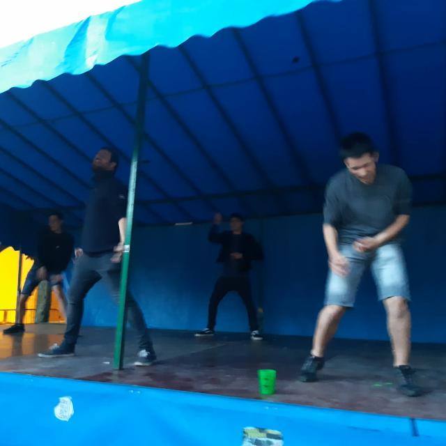 iepaaa!!! Larunbat hontan Ormaiztiko festatan izango gea! " Stepi Selektah &amp; Lagunak" ekin batea!!!! 23:00ak aldea!! Animauuu!!! #EgurreBakalauuu (Portzierto, gaur Santa Zezilia eune omen da, asike zorionak musikari danai!👋💪)