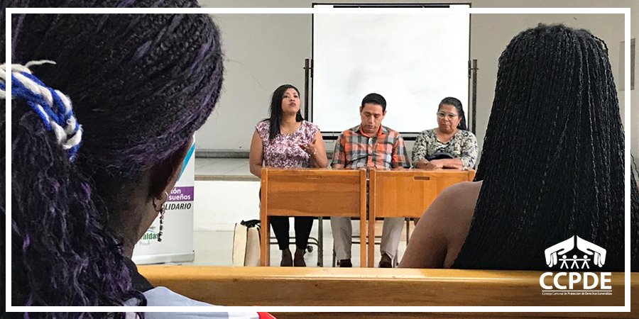 CcpdEsmeraldas's tweet photo. El #CCPDEsmeraldas e @Inclusinsocial3 del @Gadesmeraldas se reunieron con algunas de las trabajadoras sexuales de nuestra ciudad con el fin de brindarles alternativas laborales y de emprendimiento. Muchas mostraron gran optimismo ante las propuestas presentadas. #Inclusión https://t.co/5BakDz9tL9