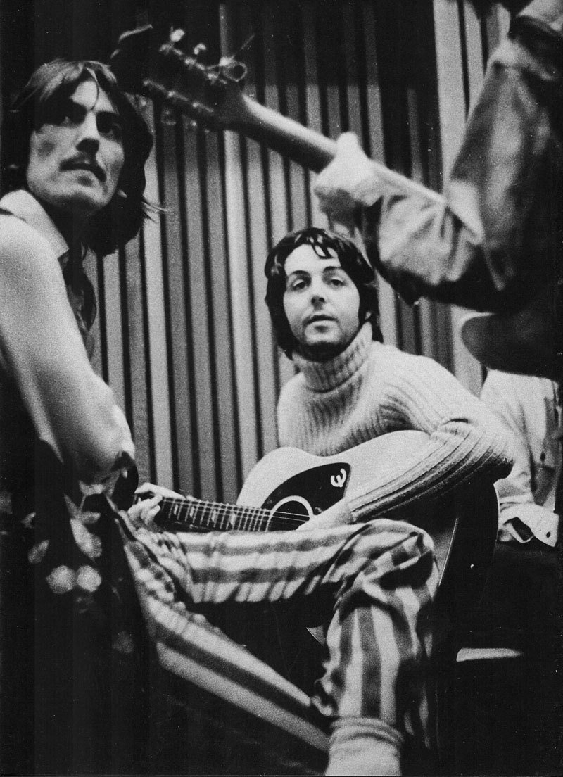 velvetgoldminex's tweet photo. 50 años del lanzamiento del white álbum, por que no nos hincamos y les agradecemos a the beatles por semejante obra maestra que nos dieron?
#whitealbum50 https://t.co/zEzG3ZDmIz