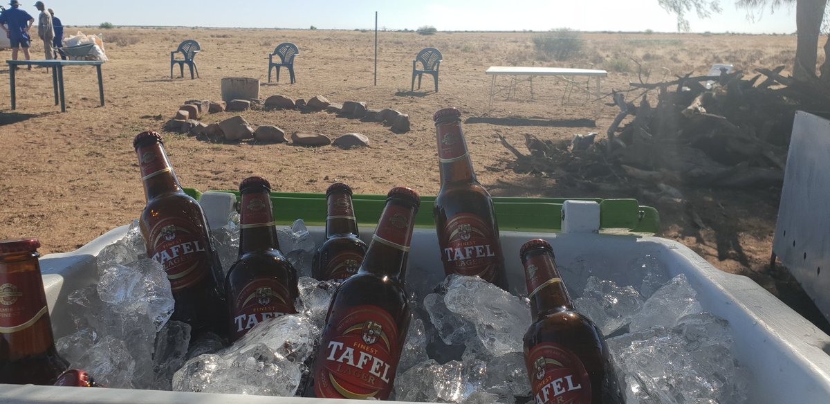 pietstreak's tweet photo. Plaasbraai 2019 met die regte verversings @100purebeer https://t.co/tlF0X6s4cM