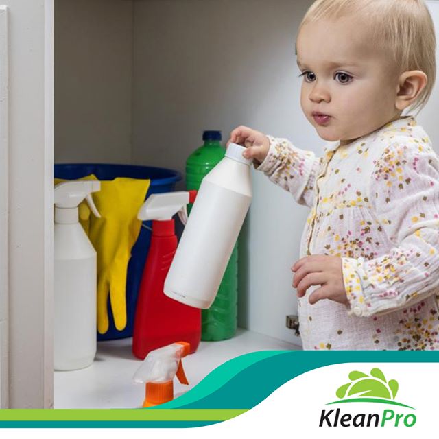 Kleanprord's tweet photo. Toma tus precauciones: las sustancias que utilizamos para la limpieza diaria suelen ser muy tóxicas, es por eso que es importante mantenerlos bien cerrados y lejos del alcance de nuestros hijos y nuestras mascotas. #KleanPro #Limpieza https://t.co/Vi3mxCFNid