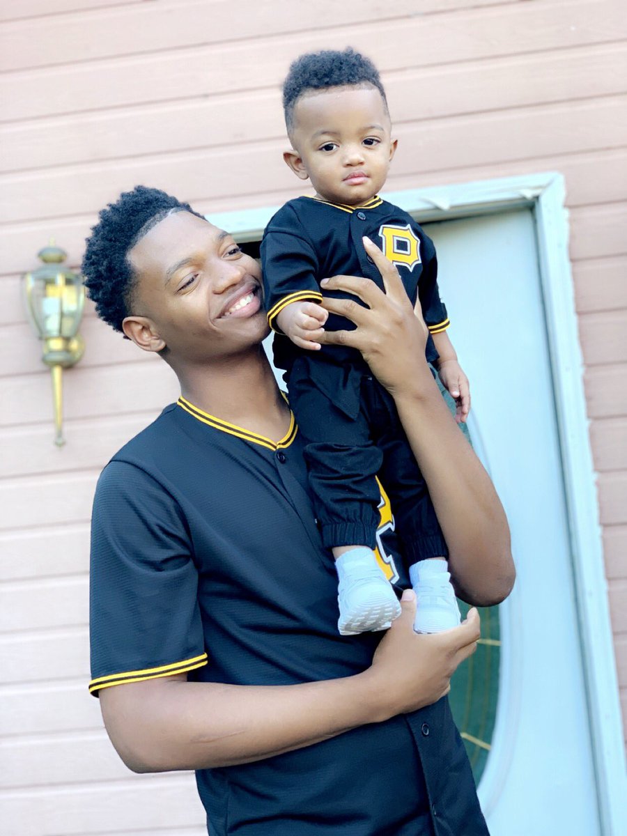 _phomp_'s tweet image. Daddy love you💛🖤.. Happy Thanksgiving 🦃