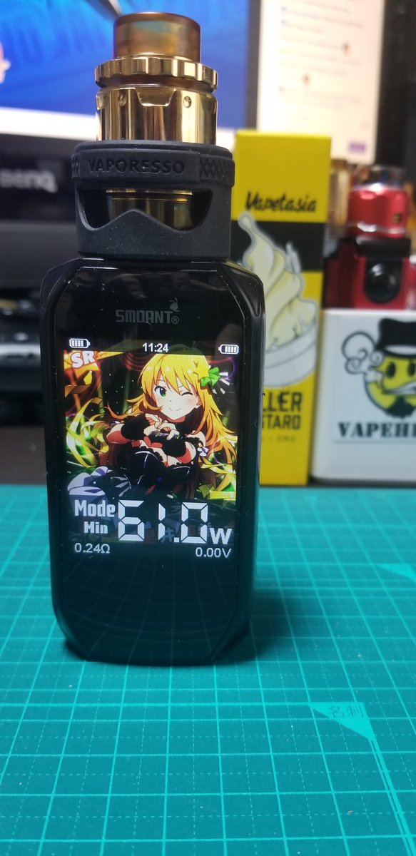 黒須 Smoant Naboo 割と新し目のmod ありそうで無かった壁紙が変更できるタイプのmod 壁紙は9枚まで本体に保存できます Pc必須 日本国内で買えるところはファミリービデオ両国店さんのみっぽい しかも今ならセール中 Vape 痛vape 痛mod