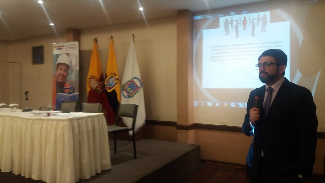 #MDTCuenca | Capacitamos sobre Vistos Buenos Causales y Procesos, en seminario práctico de trámites laborales administrativos y judiciales en evento de  Colegio de Abogados del Azuay. 
Dir. Regional <a href="/XavierBermudezL/">Xavier Bermúdez</a>