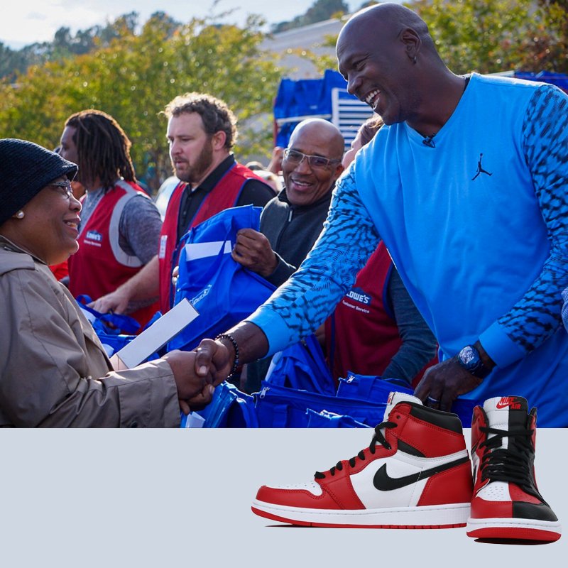 kickscrew's tweet image. [Thanks giving day] Michael Jordan on coming back to Wilmington on Thanksgiving day. 
Enjoy Thanksgiving Day, Enjoy shopping on kickscrew with $1 shipping on all orders.

 #airjordan #airjordan1 #homagetohome #thanksgivingday #ThanksgivingDay2018 #ナイキ #スニーカー