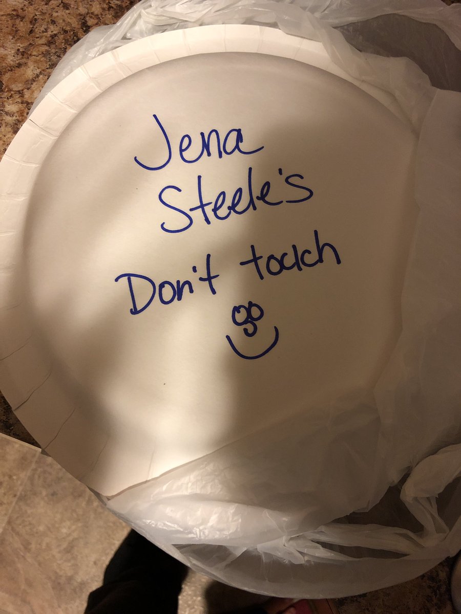JenafromDaP's tweet photo. @TheresaVizzo was this your doing 😂😂 https://t.co/xV0VcgeZHK