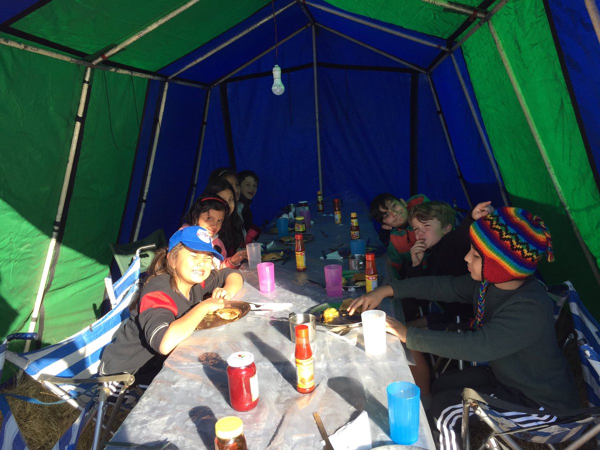 TBSYear4's tweet photo. We’ve all had a great sleep and are now enjoying our yummy breakfast! https://t.co/gPdKpYTjGE
