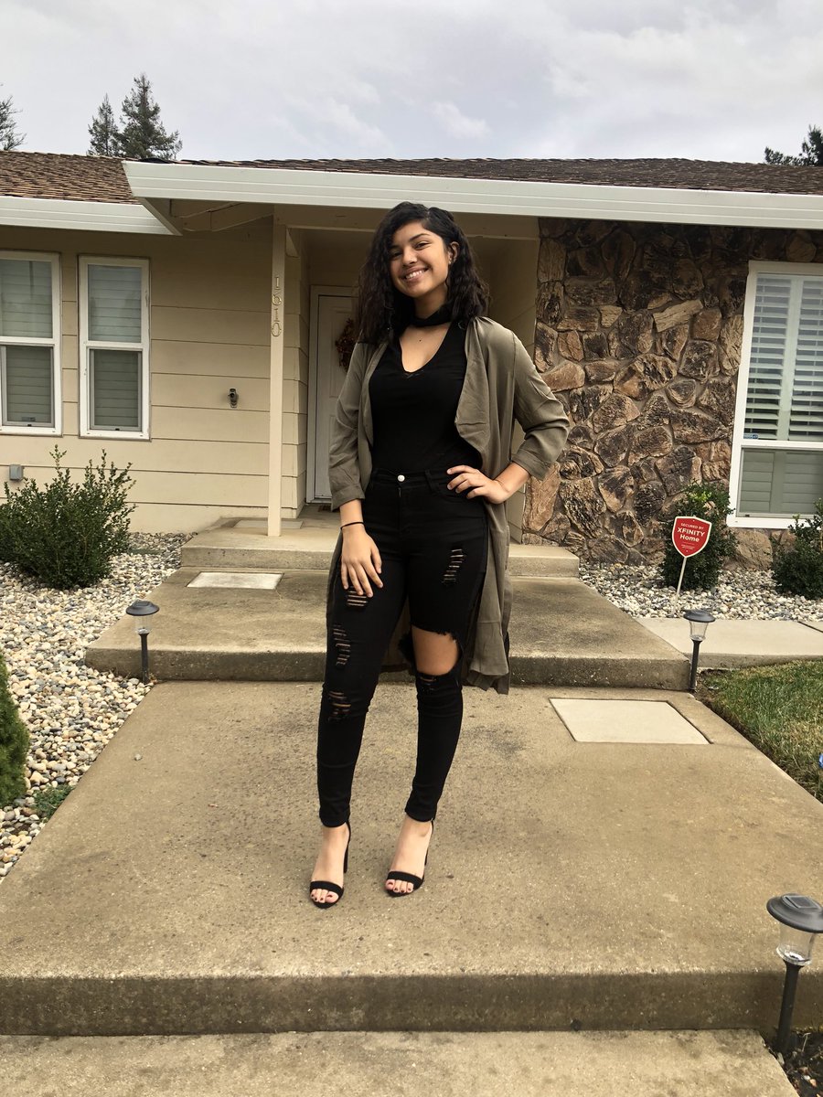 magdddaaaa's tweet photo. omw to grandma’s kitchen ;) https://t.co/2lQhPUir9x
