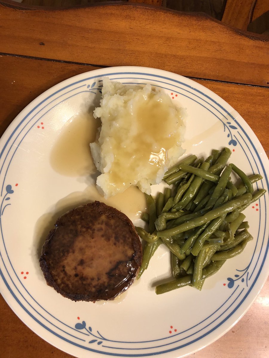 ekzaiser5's tweet photo. #HappyThanksgiving #SnugglesWithMyCat 😻 #VeganEverything #SaveATurkey @BeyondMeat @mudpiebakery https://t.co/GGEZ3b1yzn