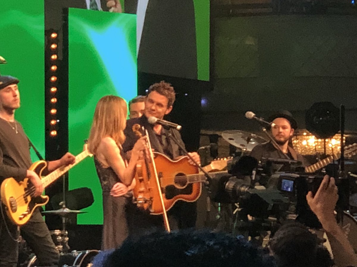 drcatherine_1's tweet photo. An amazing night @IrishPostAwards and the night has only began #theirishpost https://t.co/epb1pgU39y