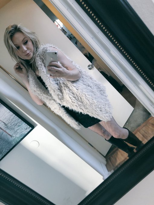 Happy turkey day. ❤️🙏😂 https://t.co/eJZNtXy6vJ<a href="/tag/fundraiser"class="tags"><span>#fundraiser</span></a><a href="/tag/dakotaskye"class="tags"><span>#dakotaskye</span></a>