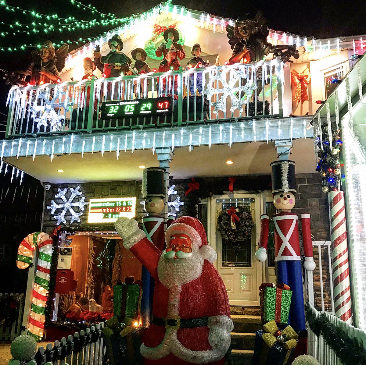 🎄🎅🏽The “Lights For Life” Christmas lights at 107 Sharrotts Rd., raising money for cancer research, kicks off tomorrow at 5 p.m.‼️ #Christmas