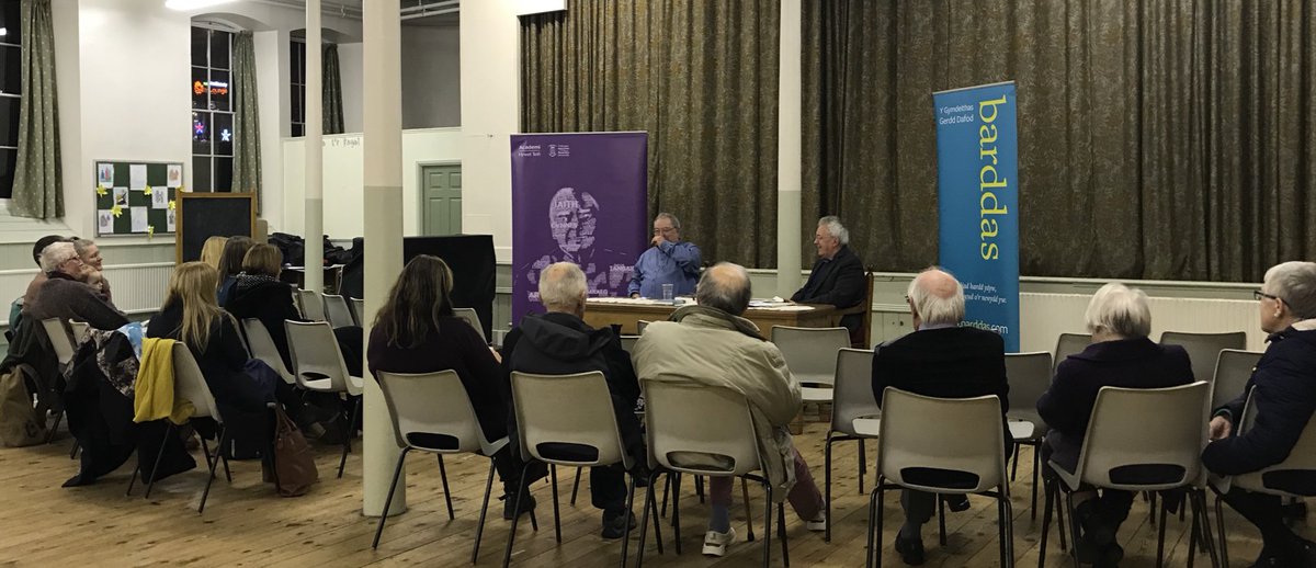 trydarbarddas's tweet photo. Noson fendigedig yn Festri Capel y Tabernacl #Treforys i #lansio #DimOndLlais #llêngofiant Yr Athro Brifardd Alan Llwyd yng nghwmni @Robert_G_Rhys @AcademiHTeifi @TyrGwrhyd Diolch i bawb! https://t.co/Q22AW7VZqy
