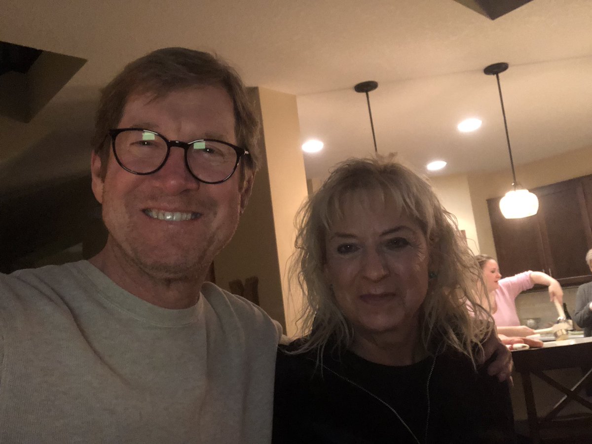 LewisforMN's tweet image. Leigh and I spending a great Thanksgiving with our niece and her grandparents. Much to be thankful for...all our best to everyone. 🦃🦃