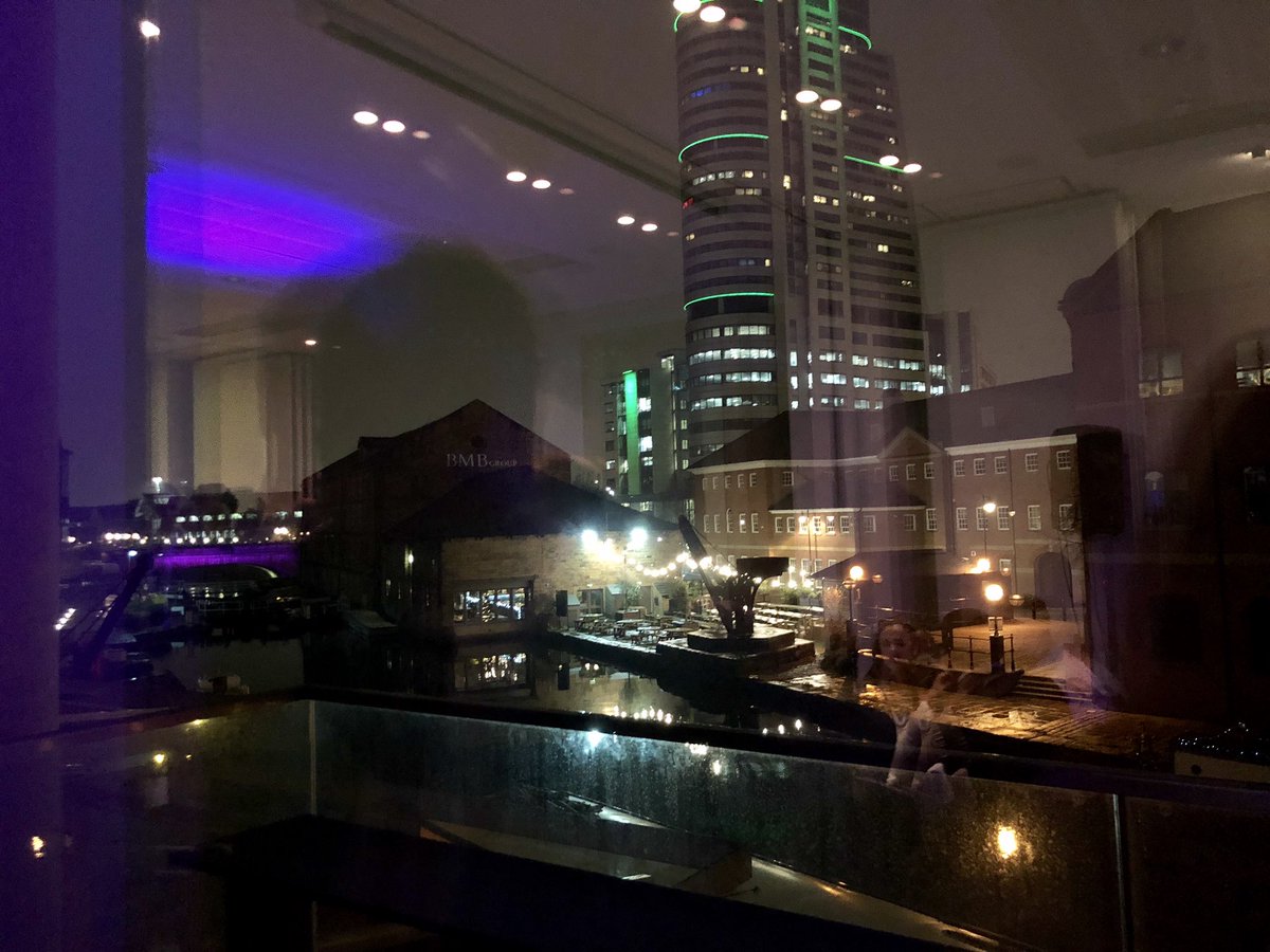 LeedsDevNews's tweet photo. An insightful evening with @Leedsarchitects at the @doubletreeleeds for the #LSAdinner 2018 https://t.co/JcYHU4TBzJ