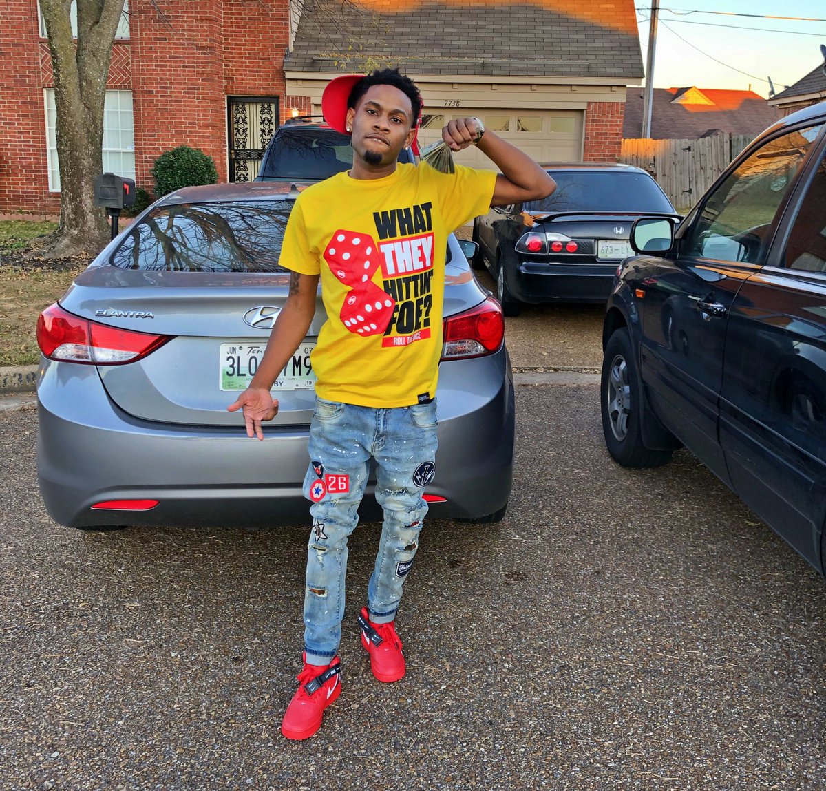 deesvagee's tweet photo. Everytime That I Drip ๐ง I Be Popping a Tag ๐ท ๐ธ #FreeCAPONE https://t.co/ziVrpQRYKI