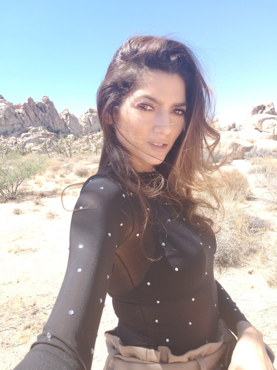 blancablanco's tweet photo. Happy thanksgiving #bbloves ❤ https://t.co/TgeE4IYRjB