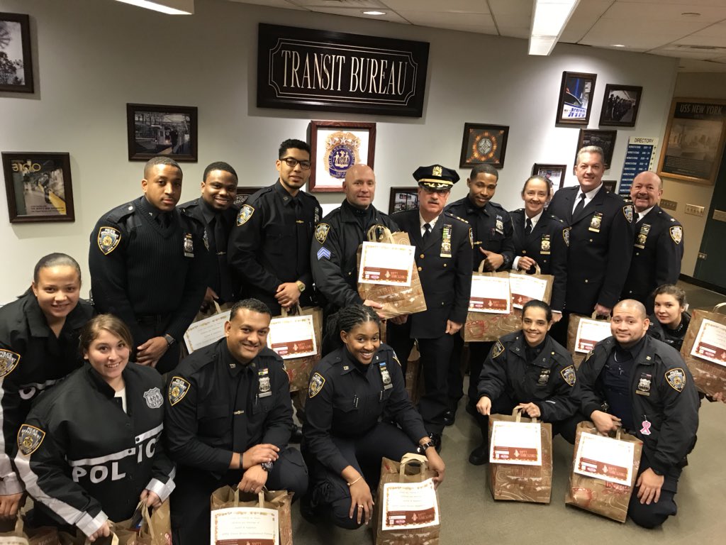 NYPDTransit's tweet photo. Our Transit #NeighborhoodCoordinationOfficers insured that all 87 Families that reside at the Bushwick Family Shelter had all the necessities for #HappyThanksgiving 🦃🥐🌽💙#NYPDconnecting https://t.co/WDSdgDcUZR