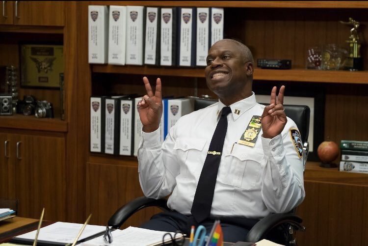 woIvern's tweet photo. me watching simba in the lion king trailer vs me thinking about mufasa’s death in hd that we are going to see next summer https://t.co/ptGGbSuA2l