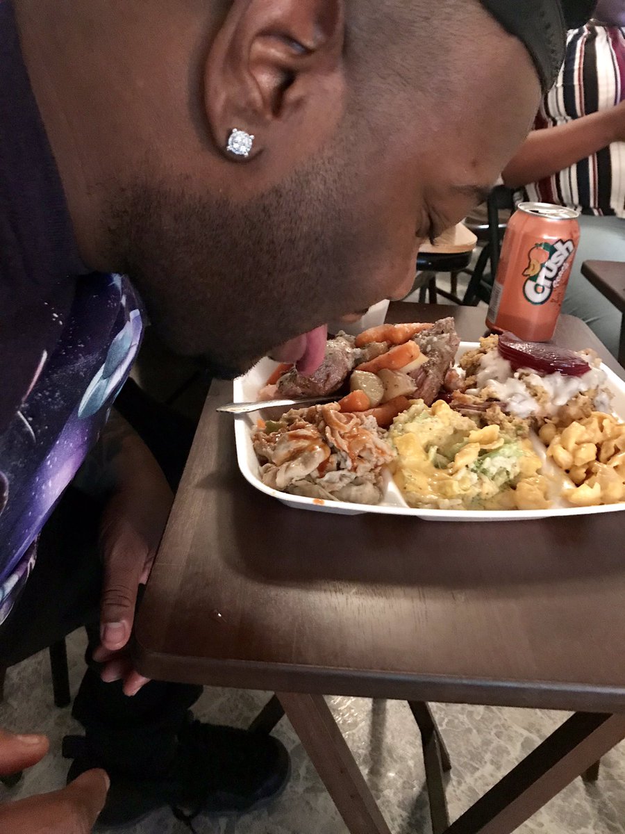 RoroDallasBoi's tweet image. When her pu😻😻y stank and you still eat it! 😂😂😂 #HappyThankgiving 🦃 #Chitterlings
