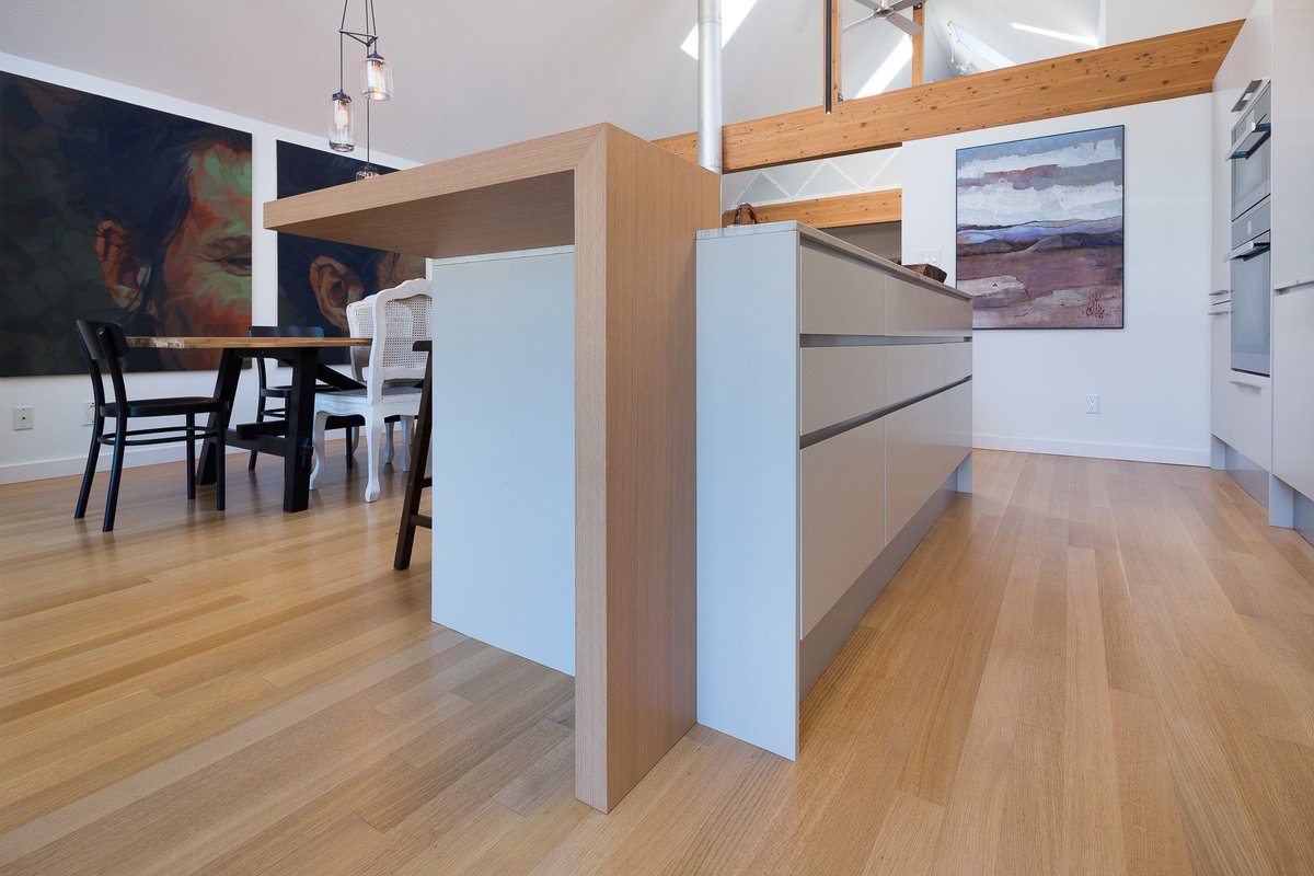 FontileBC's tweet photo. #FontileKitchens One of our latest projects, this beautiful natural oak stain paired with a light high pressure laminate in cement brings this West Vancouver kitchen together. #kitchenreno #naturaloak #Laminate #modernkitchen #interiordesign #homereno https://t.co/q3VkOoS4p7