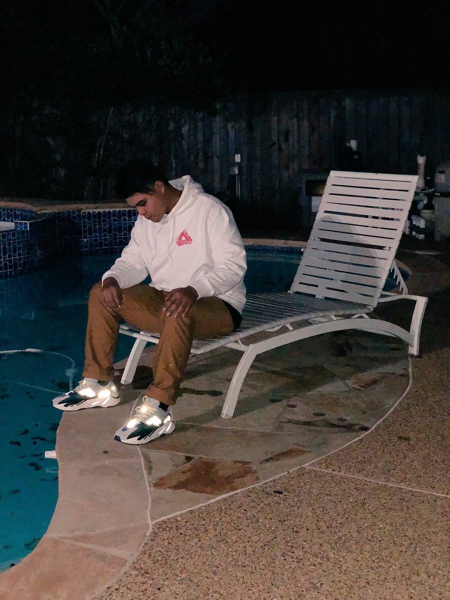 FTPOPULATION_'s tweet photo. No love but I am thankful for the life I was given. #HappyThanksgiving  🍂🔥🖤  @theyeezymafia https://t.co/lJlpIkNxGd