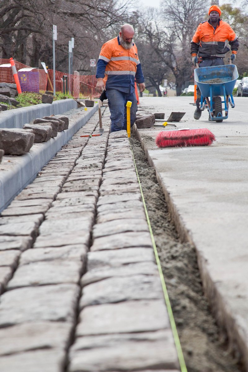 CitywideAus's tweet photo. Photo of the day ...
Melbourne is famous for many things, not least the iconic bluestone which has helped to build the city over many decades.
Our teammates Rocky and Atem complete paving works along one stretch of road through North Melbourne.
#ShapingLiveableCities https://t.co/x4TRHxbzWK