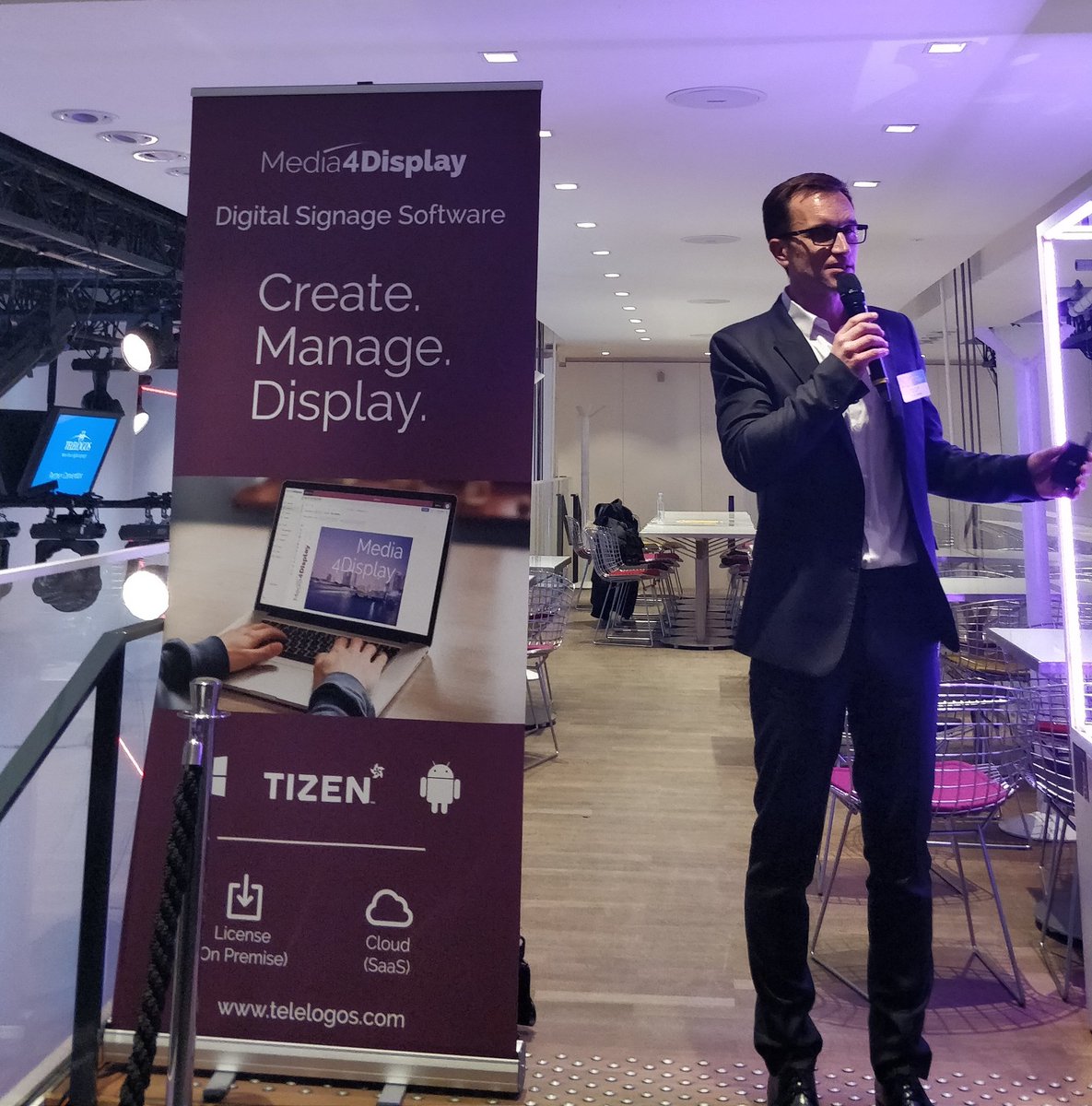 quividi's tweet photo. Congrats to #QuividiPartner @Telelogos for their great Partner Convention @AtelierRenault. Thanks a lot for having @quividi showcase its #audience & #content analytics solution #visualretail #DOOH https://t.co/4WYTpHVjfp