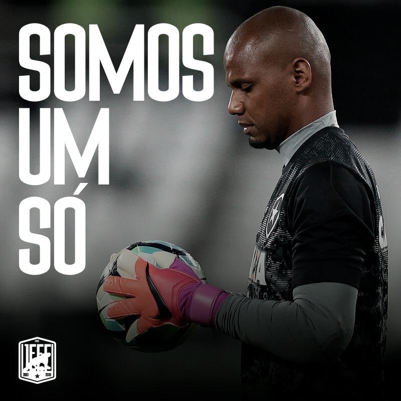BancadaFogo's tweet photo. Na próxima segunda-feira o personagem de uma história que escrevemos juntos se despede e encerra seu capítulo em nosso livro. #ObrigadoJeff

Obrigado por tudo, Capitão 🖤 
Artes: Futmaker https://t.co/yLcy7n9wD1