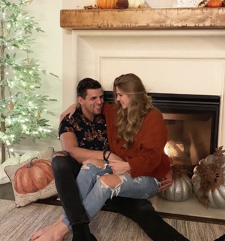 BroucherUpdates's tweet photo. haleighbroucher: When Thanksgiving is over and Christmas time has officially arrived.>> 😍🦃🌲 So thankful to spend the day with all of my favorite people. #firstthanksgivingtogether https://t.co/t1m3ctL5ON https://t.co/Wu4qEsqPuE