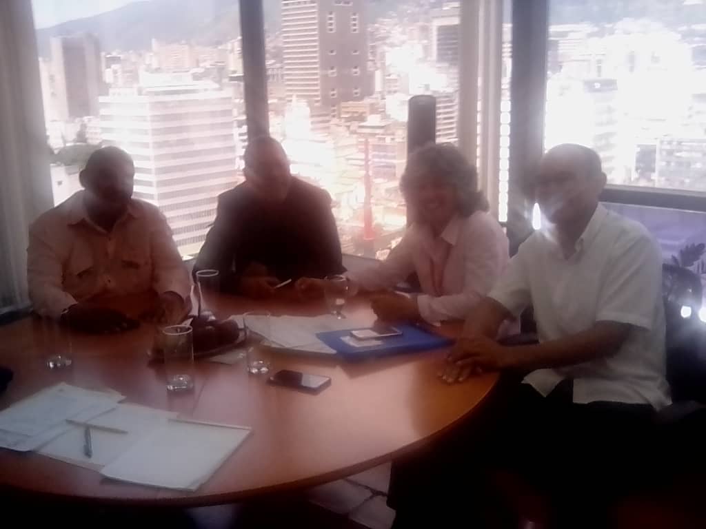 Unefa_Barinas's tweet photo. Decano #NúcleoBarinas José Teran y Coord. de Extensión Prof. Jorge Aldana se reúnen con la Viceministra del MPPEUCT Lourdes Acuña para solicitar Kit de Laboratorio para las carreras de Ingeniería Agroindustrial, Mecánica, Eléctrica y Enfermería #UnefanbExcelenciaEducativa https://t.co/uxa2Y88KGL