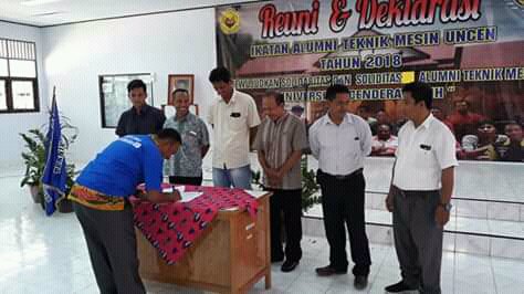 eljero_17's tweet photo. Acara Reuni & Deklarasi Ikatan Alumni Teknik Mesin Uncen Tahun 2018.👌👍
Jayapura, 22 November 2018
📍Aula F.Teknik Uncen
Salam Solidarity Machine Forever✊🤝
#Teknik #Mesin #Uncen #TeksaTeksu #TekniksamaTekniksatu #solidaritymforever #machine #solidaritymachineforever https://t.co/jX4RWBdyCz