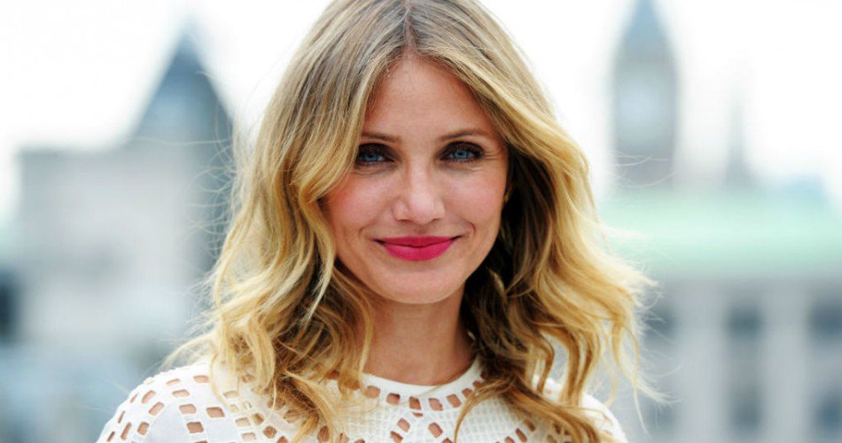 PromoHC's tweet photo. EN @HogwxrtsCollege BUSCAMOS A:

• Fleur Weasley.
• Edad: 45 años.
• Ex Beauxbatons.
• Esposa de Bill Weasley.
• Fc: Cameron Díaz; Yolanda Hadid.

RT.RT. https://t.co/C23Z5pWZPB